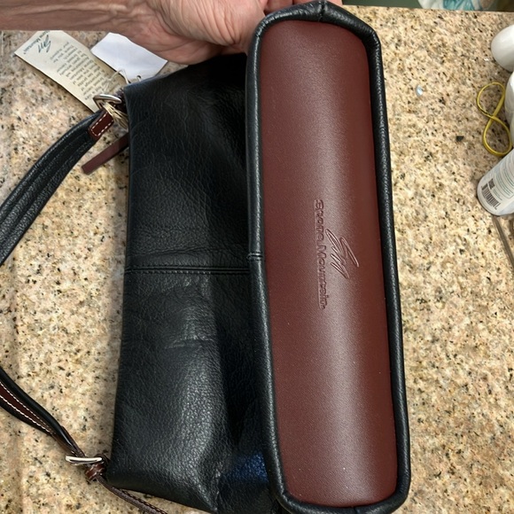 Stone Mountain black leather purse - Picture 13 of 16